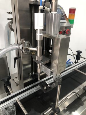 Servo pompe à engrenage à tête unique machine de remplissage de liquide entièrement automatique