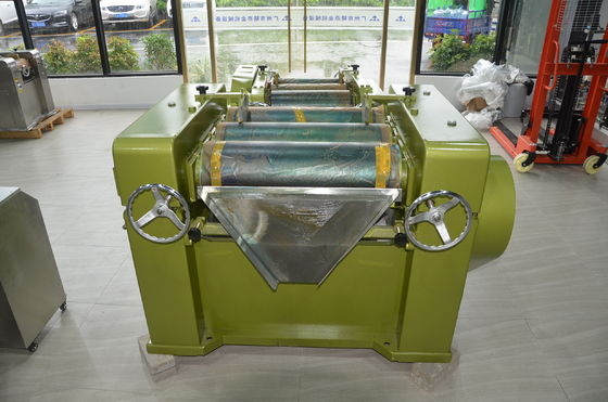Machine de meulage du rouge à lèvres Laboratoire S200 Machine de meulage à trois rouleaux