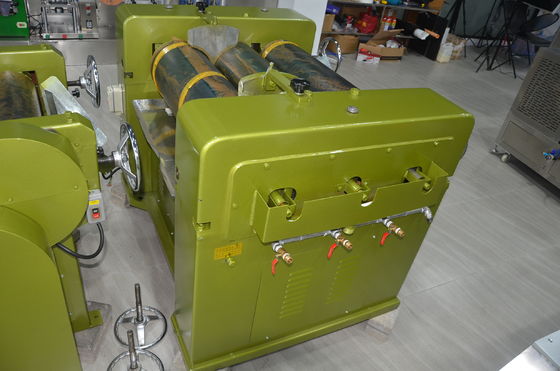 Machine de meulage du rouge à lèvres Laboratoire S200 Machine de meulage à trois rouleaux
