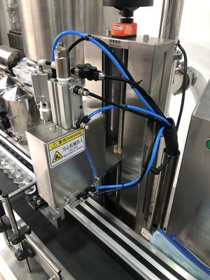 Servo automatique à tête unique machine de remplissage engrenage pompe 6000 bouteilles par heure