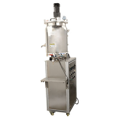 Machine de remplissage de mascara sous pression verticale pour remplissage quantitatif