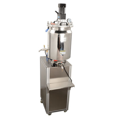 Machine automatique de remplissage de rouge à lèvres à pression verticale pour remplissage quantitatif
