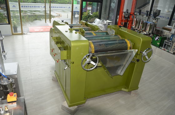 Machine de meulage du rouge à lèvres Laboratoire S150 Machine de meulage à trois rouleaux