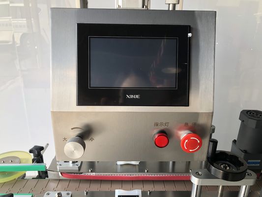 Beaucoup de types de bouteilles Servo Capping Machine automatique Bouteille Capper 20-50 pièces / min