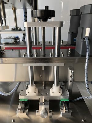 Beaucoup de types de bouteilles Servo Capping Machine automatique Bouteille Capper 20-50 pièces / min