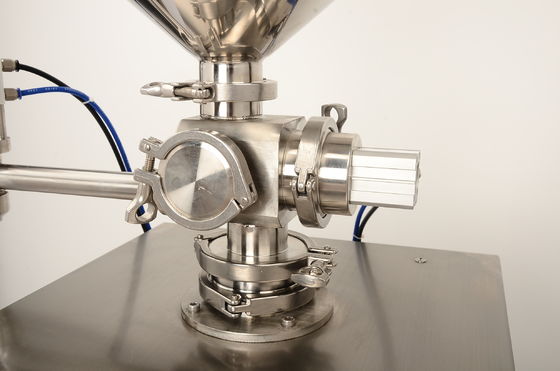 Machine de remplissage de glace à coussin d'air BB 30-50 bouteilles/min Machine de remplissage de base de maquillage Matériau en acier inoxydable