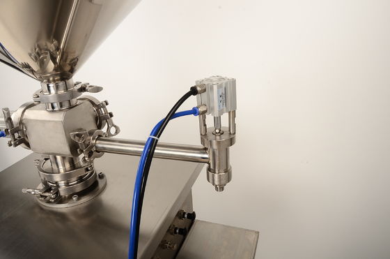 Machine de remplissage de glace à coussin d'air BB 30-50 bouteilles/min Machine de remplissage de base de maquillage Matériau en acier inoxydable
