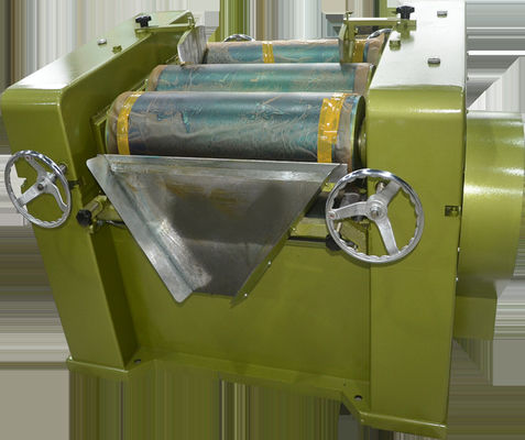 S405 Matériau de rouge à lèvres, broyeur à trois rouleaux, broyeur à trois rouleaux, matériau de rouge à lèvres automatique