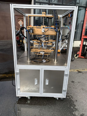 Machine automatique de démoulage de moisissures en aluminium pour baume à lèvres à 12 trous